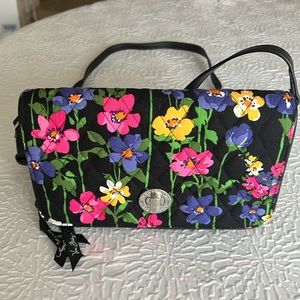 Vera Bradley turn lock crossbody bag in quilted cotton fabric. Like new.